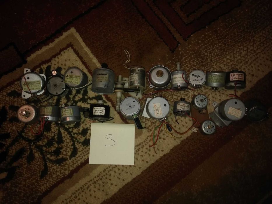 Silniczki do sprzętu radiowego i gramofon€w