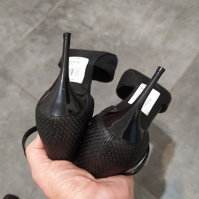 Nowe czarne buty na obcasie Wallis r. 37