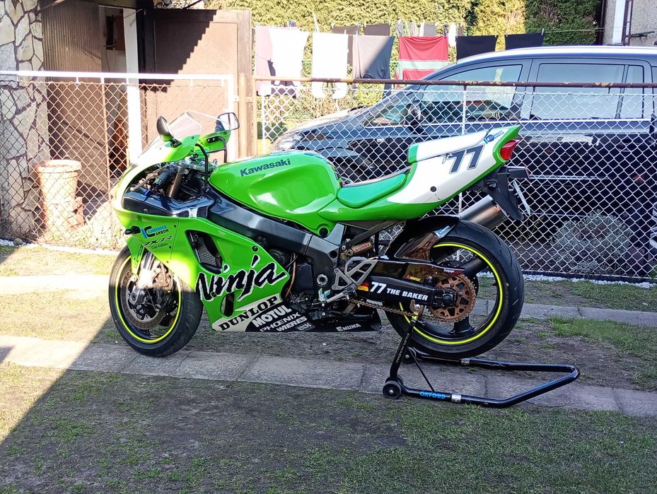 Zx7r zxr750 CBR 900rr