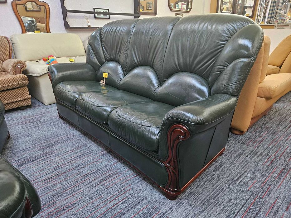 Sofá cama em pele de cor verde - óptimo estado geral