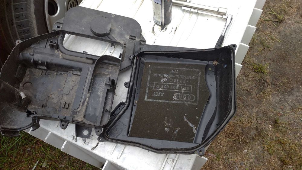 obudowa puszka sterownika silnika  8E190`7613D a4 b6 b7