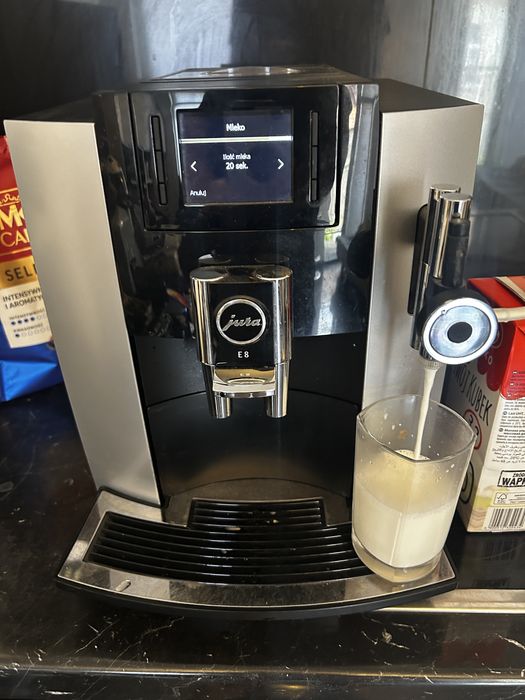 Ekspres Jura E8 Platin One Touch ,Aroma +,P.E.P