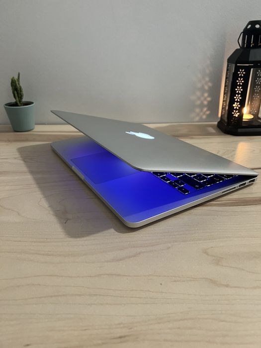 MacBook Pro 13" Retina i5 / 8GB / 256GB SSD NVMe