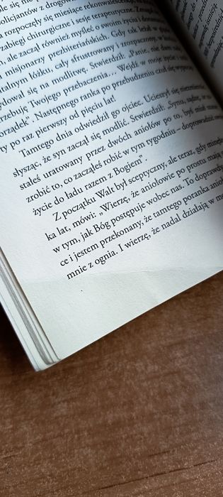 Książka w towarzystwie aniołów