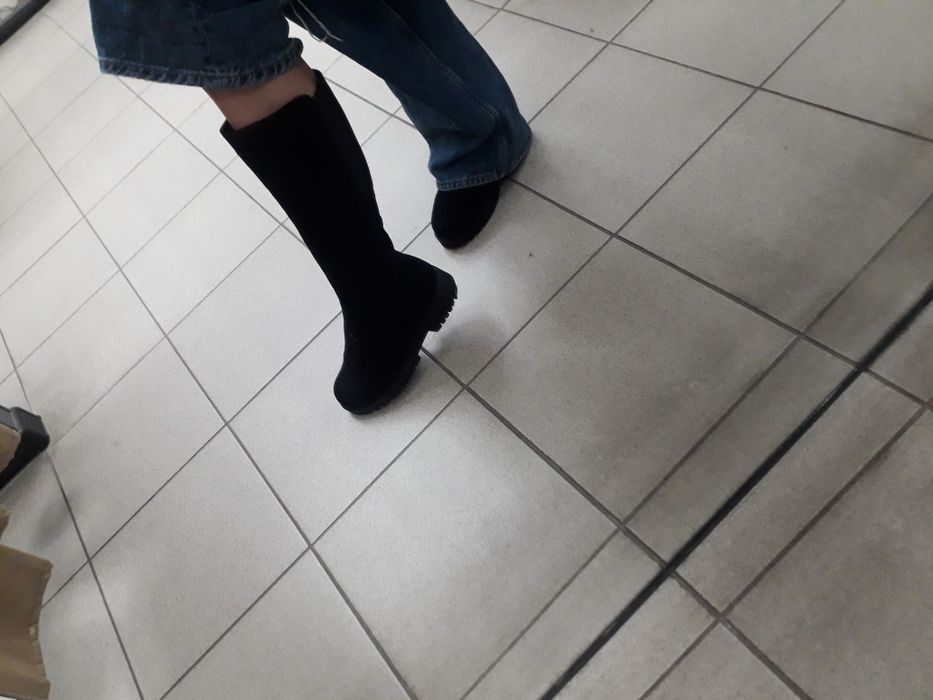 Замшеві сапоги на меху майже нові гарний стан