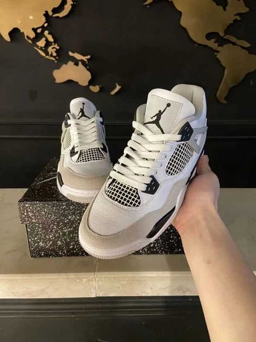 Załączony paragon Jordan 4 retro military black R.41