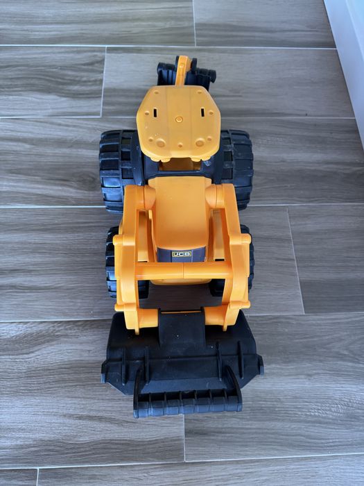 Brinquedo escavadeira JCB