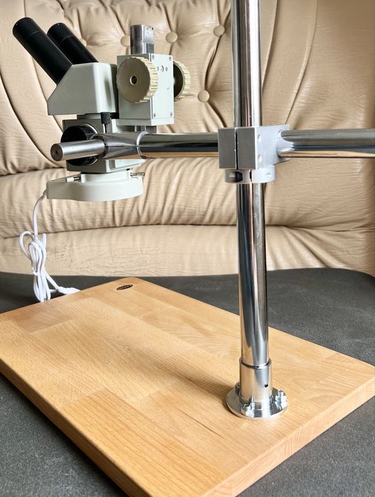 Мікроскоп МБС зі зручним підйомнником на універсальному штативі F-150