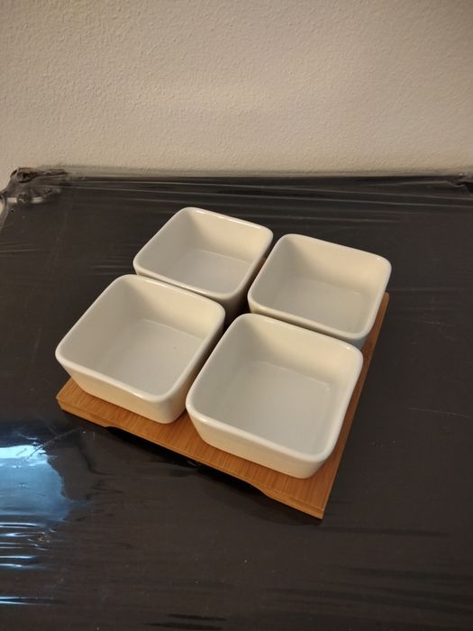 Conjunto de pequenas taças