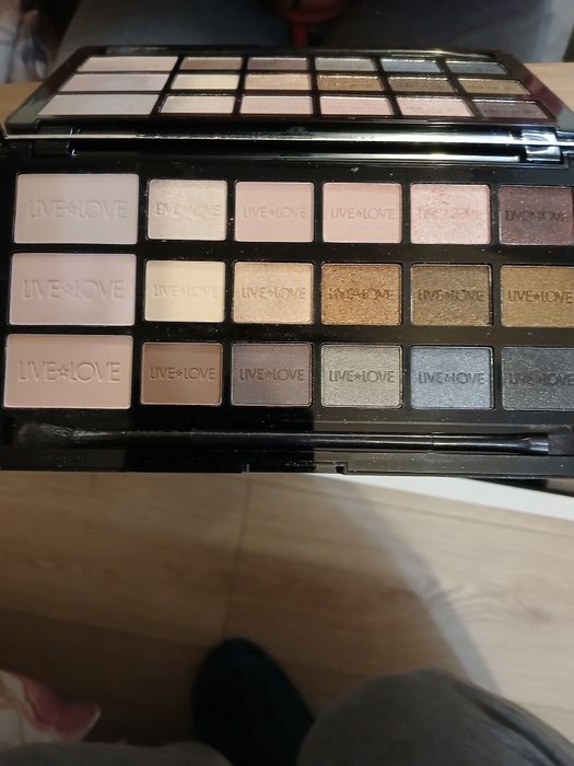 Cienie do powiek Live Love