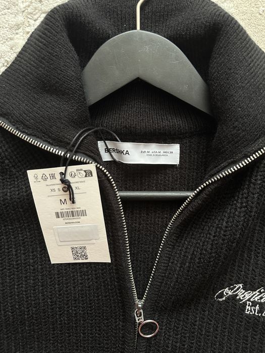Новий Светр Bershka