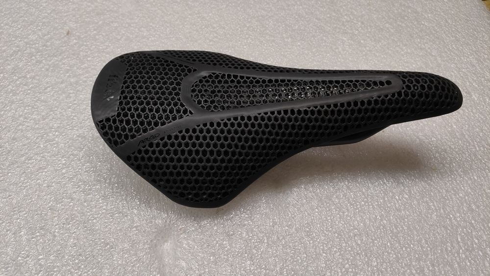 Siodełko szosowe Fizik Vento Argo 00 150 MM Adaptive Druk 3d Karbon