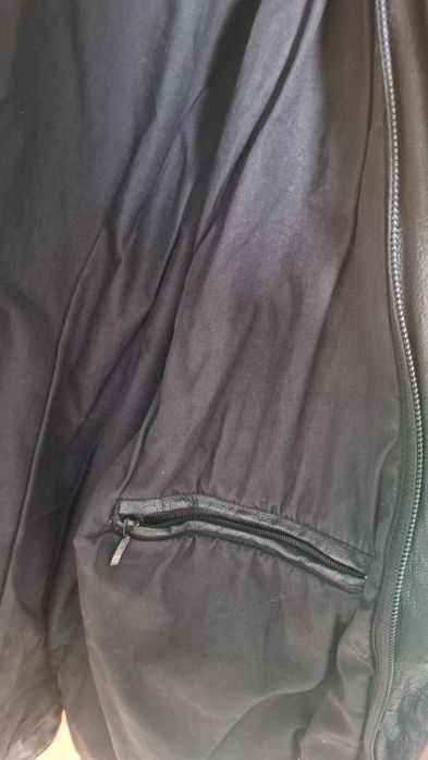 Skórzana, czarna  kurtka