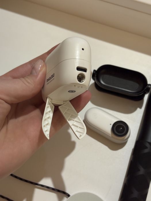 Insta360 GO 2 — маленька камера для великих моментів