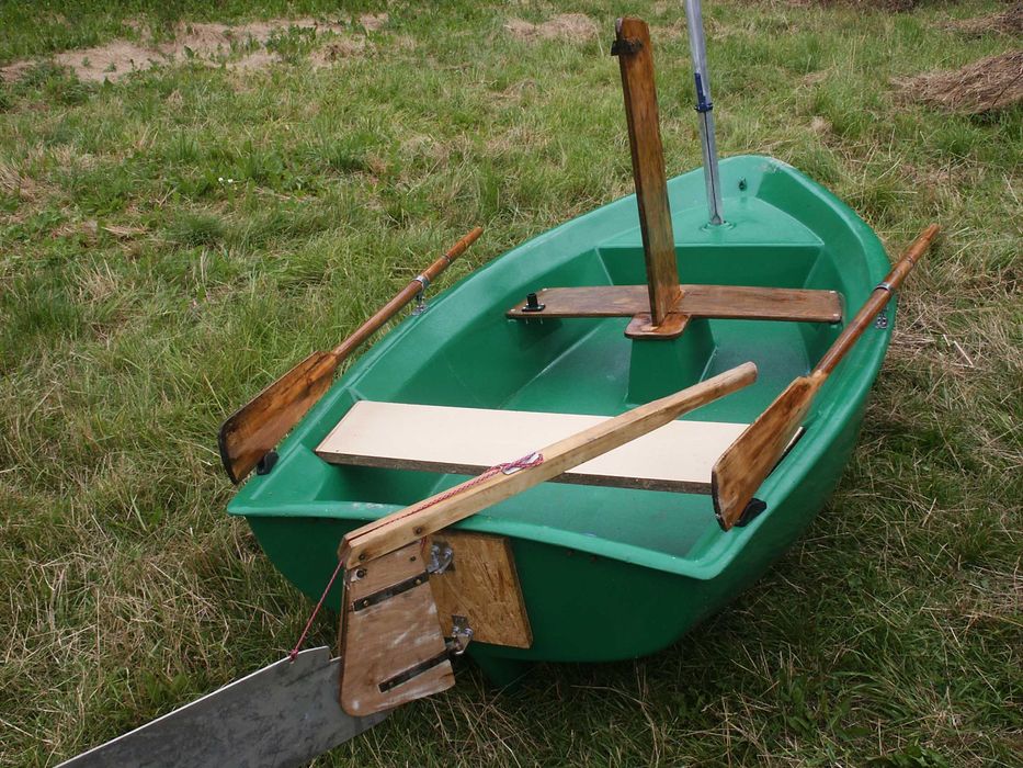 Łódka typu Maczek, na ryby, do żeglowania. Po kapitalnym remoncie.