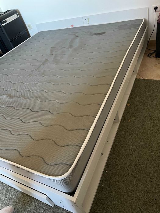 Cama de Casal com Gavetas