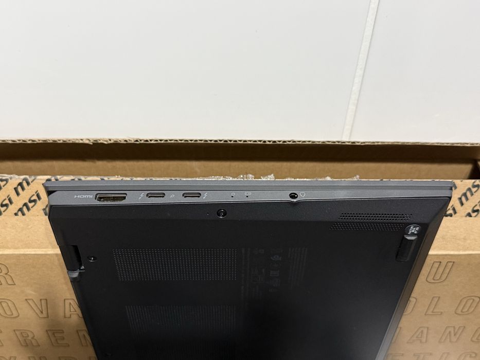 Laptop MSI Prestige 13 AI+ Evo 13.3” Oled Intel Ultra 9 32 gb ram 1 tb