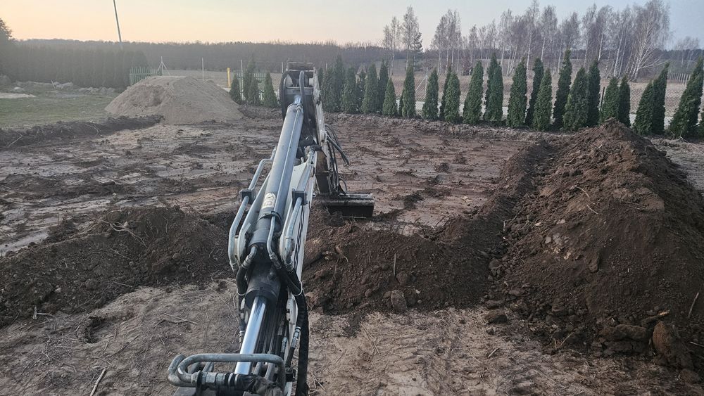 Usługi koparkoładowarką i minikoparką