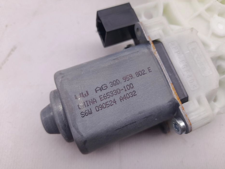 Motor vidro trás direito AUDI A5 (FU2)