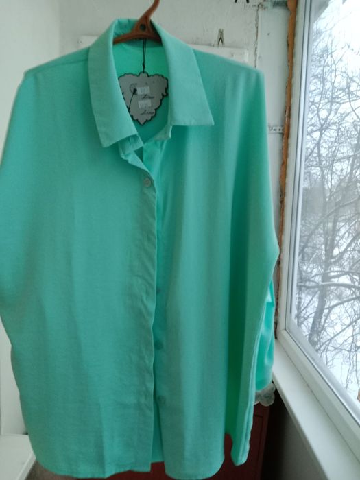 Продаю!Костюм женский брючный