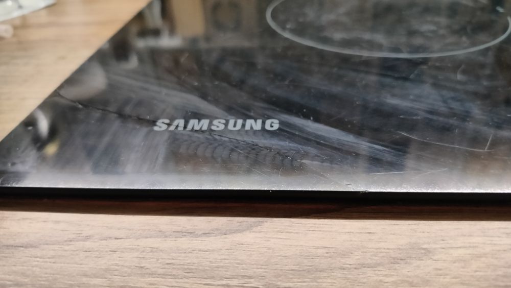 Płyta Samsung indukcja NZ64F3NM1AB ( sprawna, pęknięta szyba))