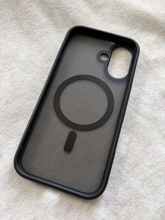 Чохол  на IPhone 17