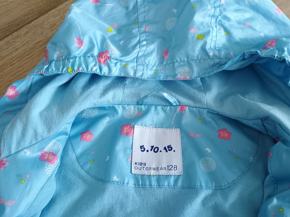 Kurtka przeciwdeszczowa nieprzemakalna deszczówka 128 cm 5,10,15