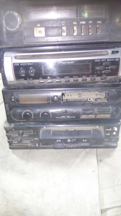 Продам  телевизор чорнобелый Шарп фед музыку