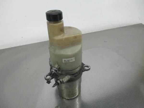 Bomba de direção VOLVO V50 (MW)