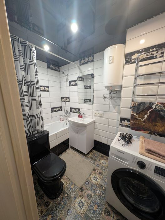 1-на кВ. Макд.Світло є.