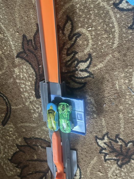 Великий ігровий набір Hot Wheels Track Builder Flame Stunt Pack (модель HMC04)
