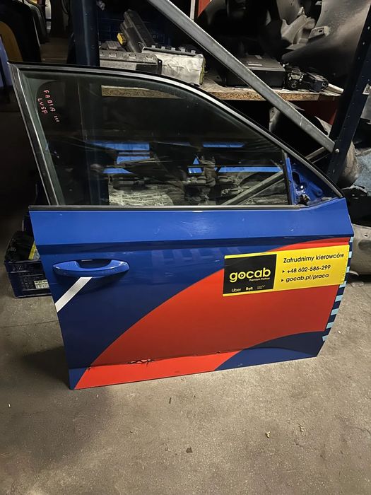 SKODA FABIA III LIFT LV5F DRZWI PRAWE PRZEDNIE KOMPLETNE W KOLOR