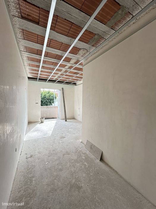 VENDE-SE Moradia T4,NOVA,entregue equipada, próximo ao Centro de Braga