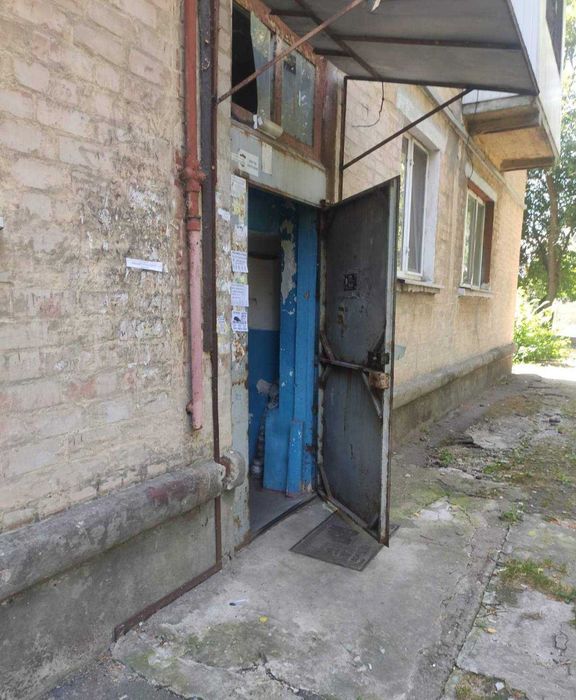 Продам 2-комнатную квартиру на 2-ом этаже. Автономное Отопление