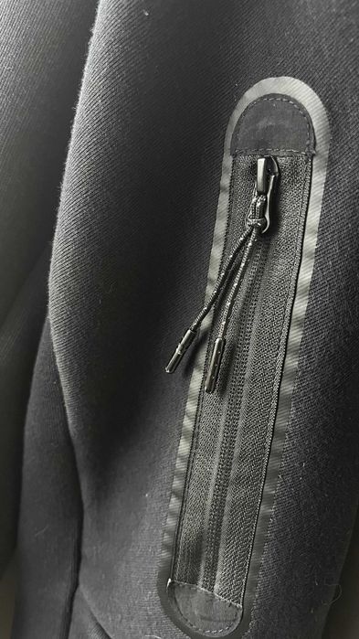 Bluza Nike Tech Fleece czarna rozpinana z kapturem r. M