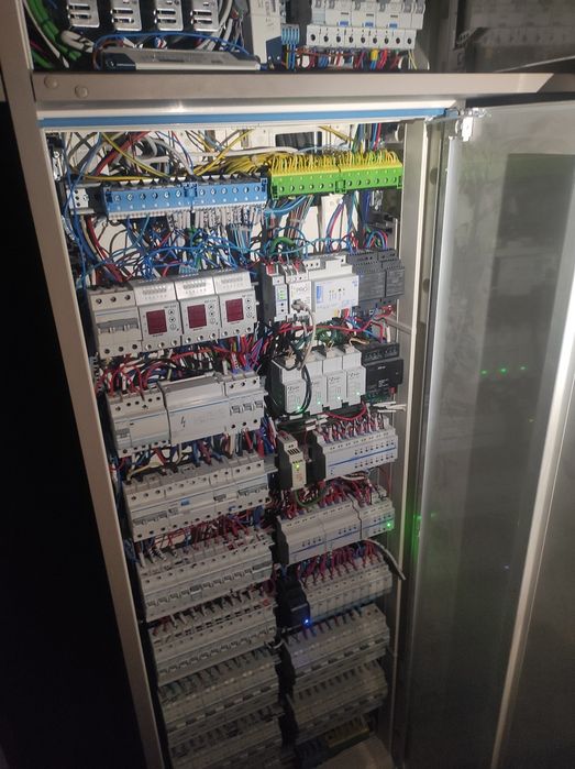 Электрик. Електрик. Услуги электрика. Быстро, качественно и доступно!