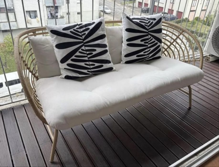 Sofá Bambu Almofadas Creme Varanda Jardim Espaço Casa