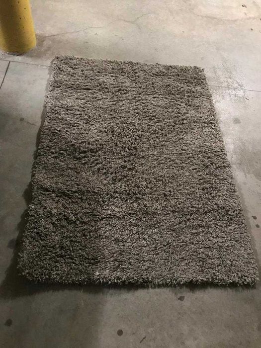 Tapete_de_sala_em_bom_estado