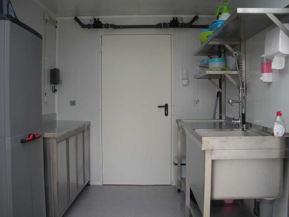 Contentor equipado para produção hidropónica