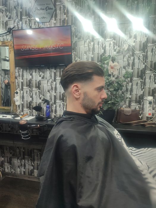 Перукарня на Науки 90