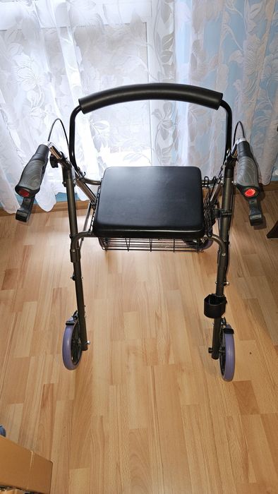 Sprzedam chodzik rehabilitacyjny Timago czterokołowy z siedziskiem