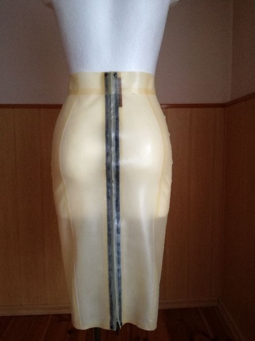 Latex 100% spódnica ołówkowa roz.36 ( S ) K. Transparentny
