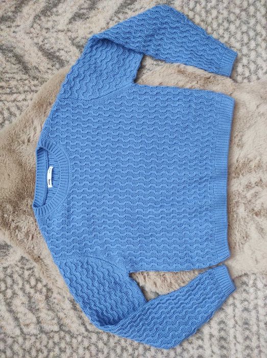 Niebieski sweter wzorzysty Sinsay