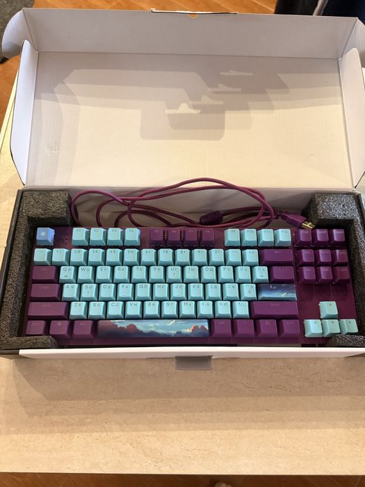 Продам клавиатуру