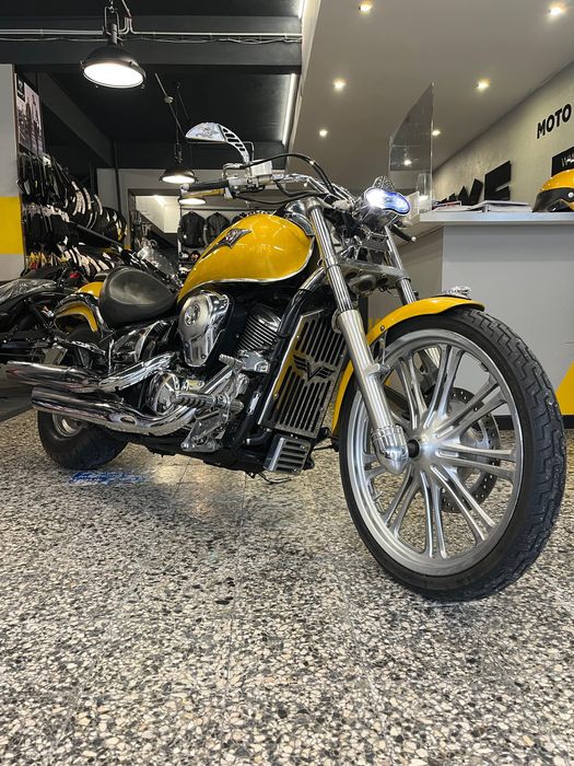 Kawasaki VN 900 C de 2007 ( Vulcan 900). Uma custom de referencia