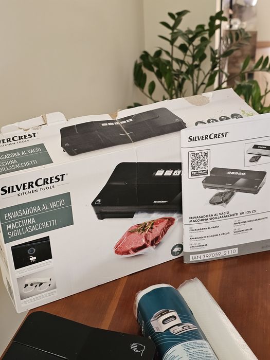 Máquina de Embalar a Vácuo SilverCrest + 2 Rolos + Acessórios