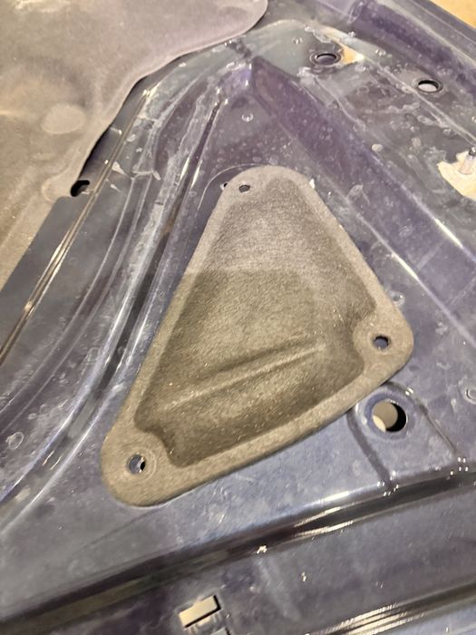 Шумка капота bmw g30