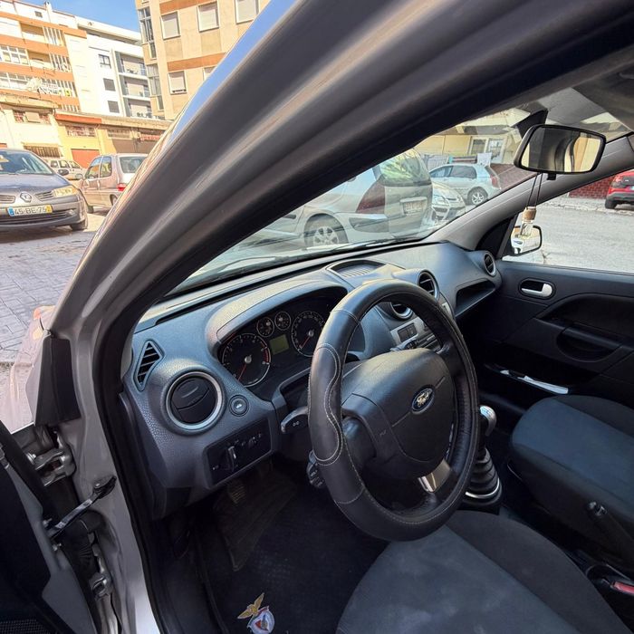 Ford Fiesta — fotografia 5