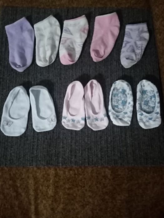 Дитячі шкарпетки, шапки,пов'язки