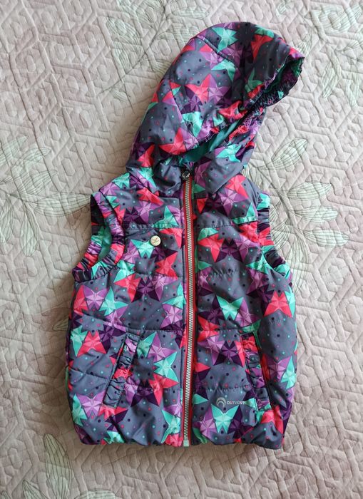 Жилетка на дівчинку 3-4 роки